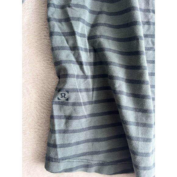Lululemon Tee Shirt Long Sleeve Basic Mens Striped Stretch Performance Large - Picture 9 of 10